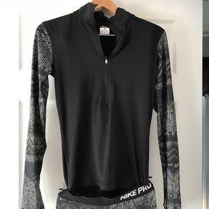Women’s Nike Pro Dri Fit Set Size Medium